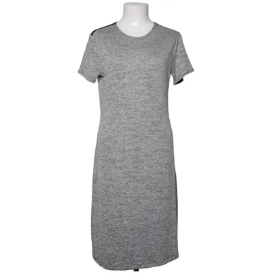 Robe (Gris) de Grey Wolf Élasthane, Polyester, Viscose