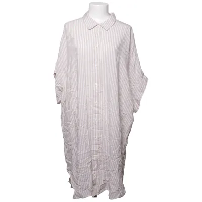 Robe chemise (Beige, Blanc) de XLNT by KappAhl Viscose