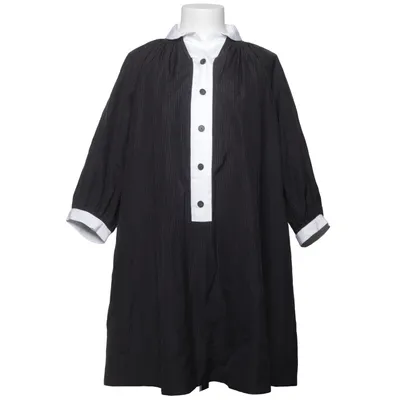 Robe (Noir, Blanc) de Britt Sisseck