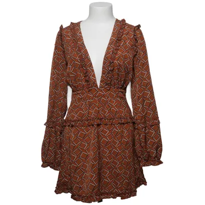 Jurk (Bruin, Zwart, Wit) van PrettyLittleThing