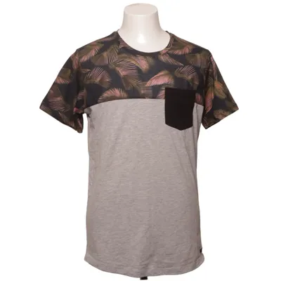 T-shirt (Non1C8sLeaves Tee) från Non Grada Bomull, Polyester