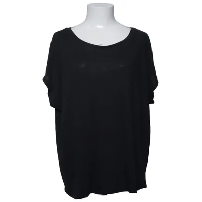 T-shirt (Black) from Iconic