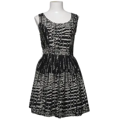 Robe (Noir, Blanc) de Iska Polyester