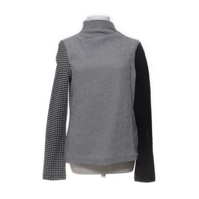 Top (Black, White) from Stine Goya Recycled polyester