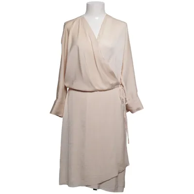 Slå-om-kjole (Beige) fra Filippa K Genanvendt polyester