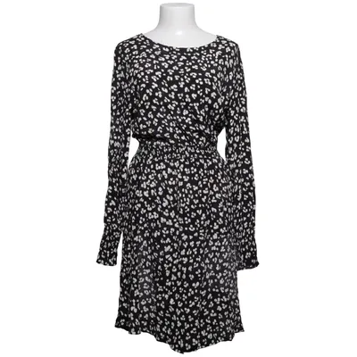 Klänning (Svart, Vit) från Hema Viskos