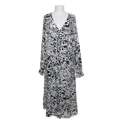 Omlottklänning (Svart, Vit, Grå, Flerfärgad) från Evoked Vila Elastan, Viskos