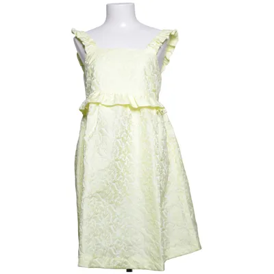 Robe (Jaune) de Résumé