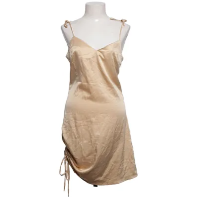 Robe de cocktail (Beige) de Chloé B x NA-KD Élasthane, Polyester
