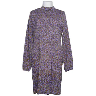 Klänning (Lila, Flerfärgad) från Soaked in Luxury Polyester