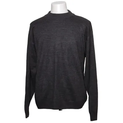 Sweater (Gray) from Happy Life Acrylic