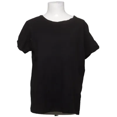Nursing top (Black) from The Relaxed Tee Cotton