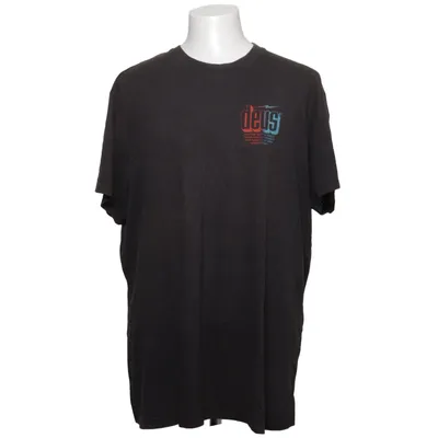 T-shirt (Black) from Deus