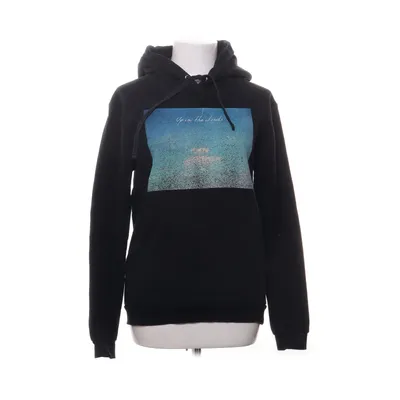 Huvtröja (Svart) från The Cool Elephant