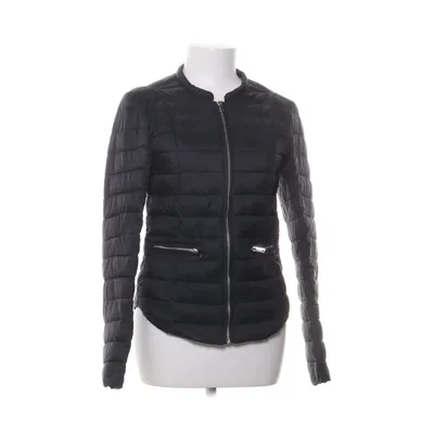 Letvægtsjakke (Sort) fra Gina Tricot