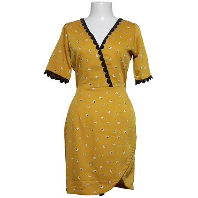 Robe portefeuille (Jaune, Multicolore) de Trollied Dolly Viscose