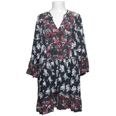 Klänning (Svart, Vit, Röd) från Angel of Style Viskos