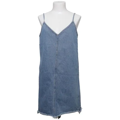 Denim jurk (Blauw) van Monki Katoen