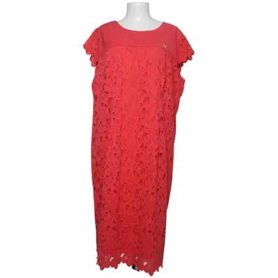 Robe (Rouge) de Mádara