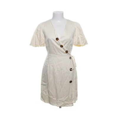 Omlottklänning (Beige) från Glamorous Viskos