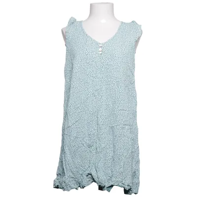 jb fashion dress Photos by J.B Fashion (@_jbfashion)  October 8, 2025