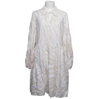 Robe (Beige, Blanc) de Mrs & Hugs Lin