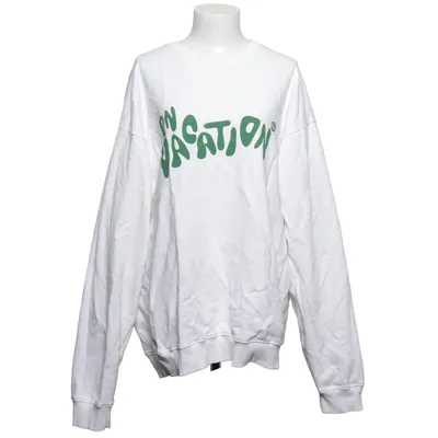 Sweatshirt (White) from On Vacation