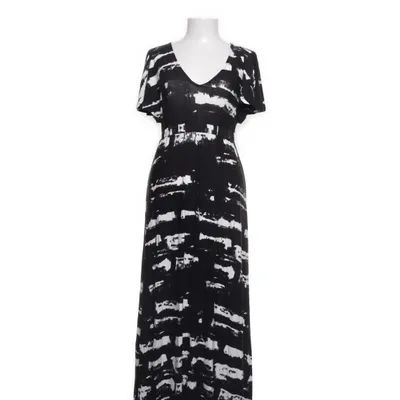 Långklänning (Svart, Vit) från Zoul Elastan, Viskos