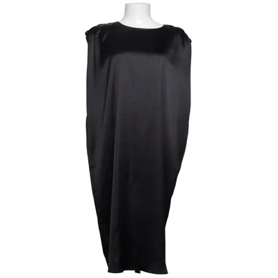 Robe (Noir) de In Front Polyester