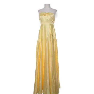 Aftonklänning (Gul) från Fashion Nova Polyester