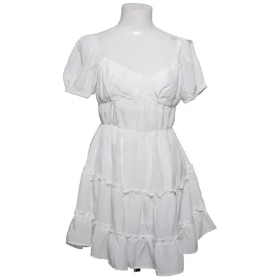 Robe (Blanc) de Dennis Maglic Polyester