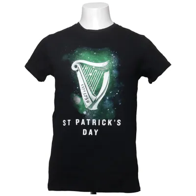 T-shirt (Svart, Grön, Vit) från Guinness
