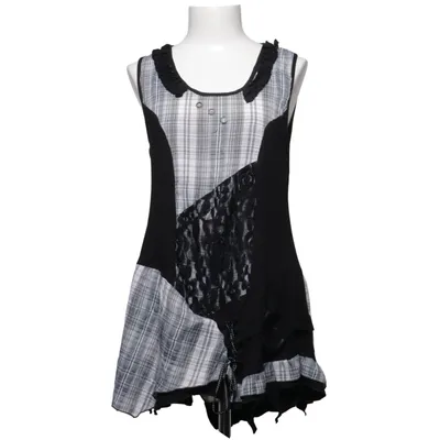 Robe (Noir, Blanc, Gris) de Naveed