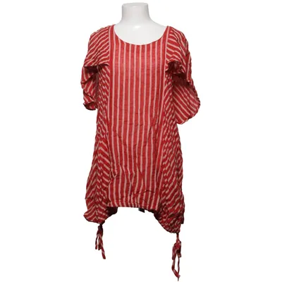 Robe (Rouge, Blanc) de Ralston Lin