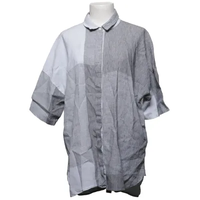 Blouse (Gris, Blanc) de Oska Lin