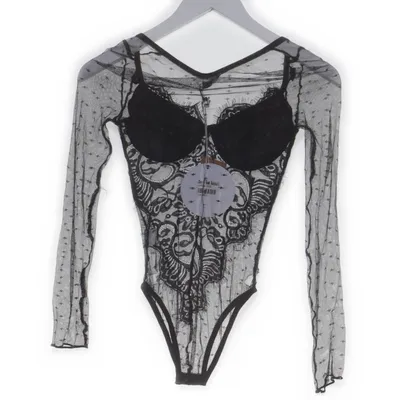 Lingerie (Noir) de Polly Polyester