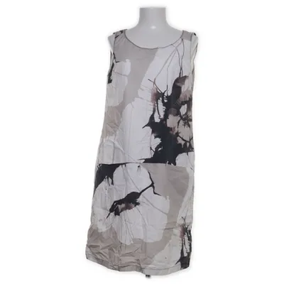 Klänning (Vit, Svart, Grå) från Backstage