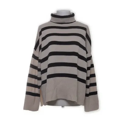 Turtleneck (Beige, Black) from Hema Acrylic