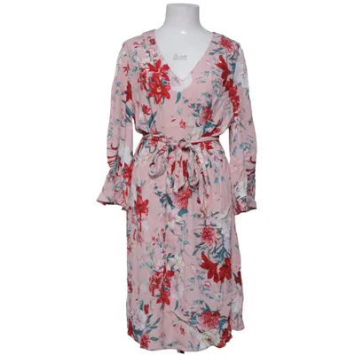 Robe (Rose, Rouge, Blanc) de Vintage Stories