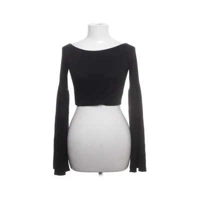 Crop top (Svart) från LVCILIA