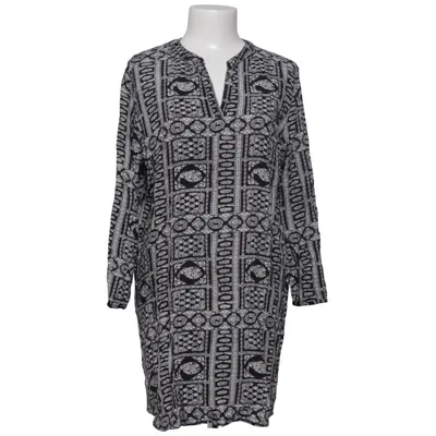Robe (Noir, Blanc) de Atmosphere