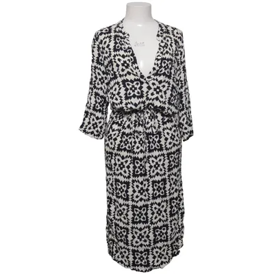 Jurk (Zwart, Wit) van Soaked in Luxury Viscose