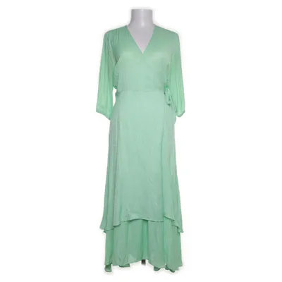 Wikkeljurk (Groen) van MbyM Polyester, Viscose