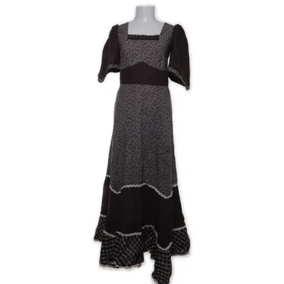 Robe longue (Marron, Blanc, Multicolore) de Lucie Linden