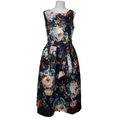 Klänning (Svart, Flerfärgad) från Closet London Polyester