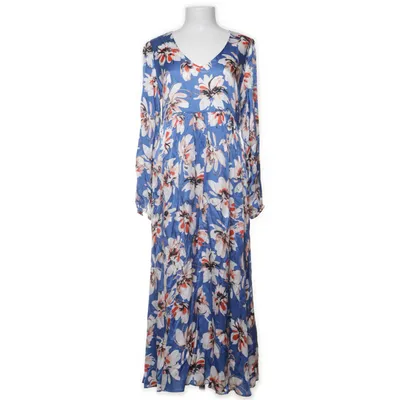 Omlottklänning (Blå, Vit, Röd, Svart) från Hallhuber Silke, Viskos