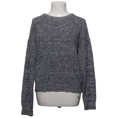 Sweater (Black, White) from Dynamic Acrylic