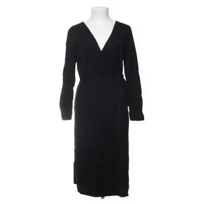 Omlottklänning (Svart) från V by Very Polyamid, Viskos