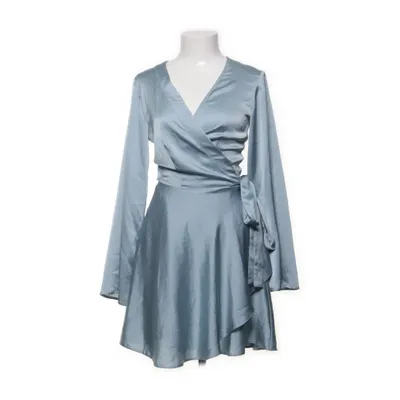 Robe portefeuille (Bleu) de Missguided