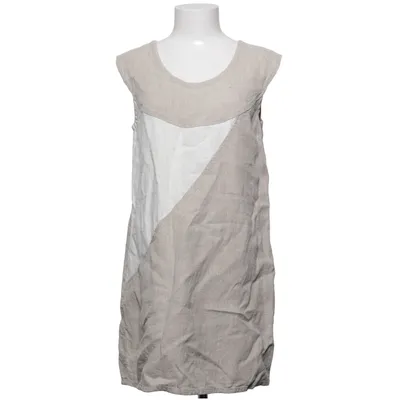 Klänning (Beige, Vit) från Olars Ulla Klädd i Konst